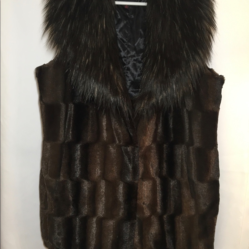 ADRIENNE LANDAU BROWN FAUX FUR VEST - Size XL
